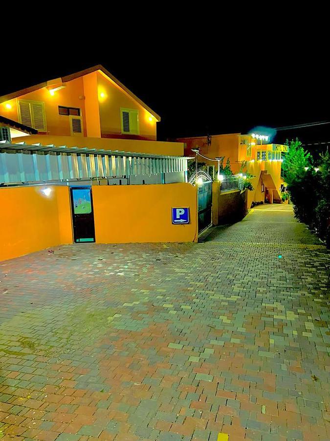 Hotel Ziku Durres Exterior photo