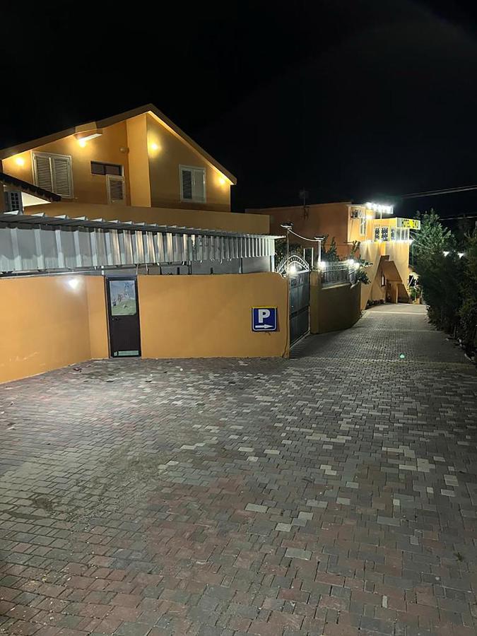Hotel Ziku Durres Exterior photo