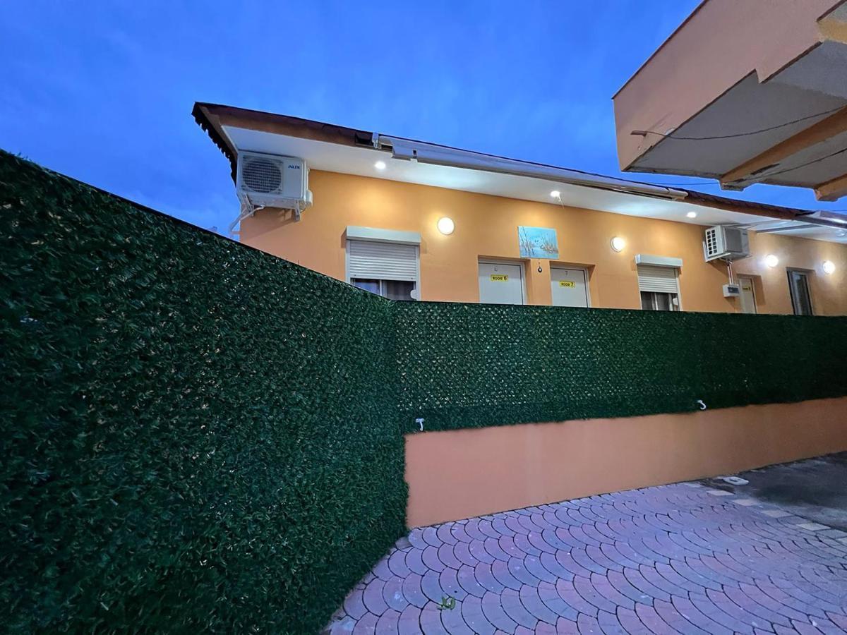 Hotel Ziku Durres Exterior photo